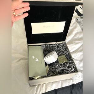 Van Cleef & Arpels Luxury Original Gift Box. From original gold ring.